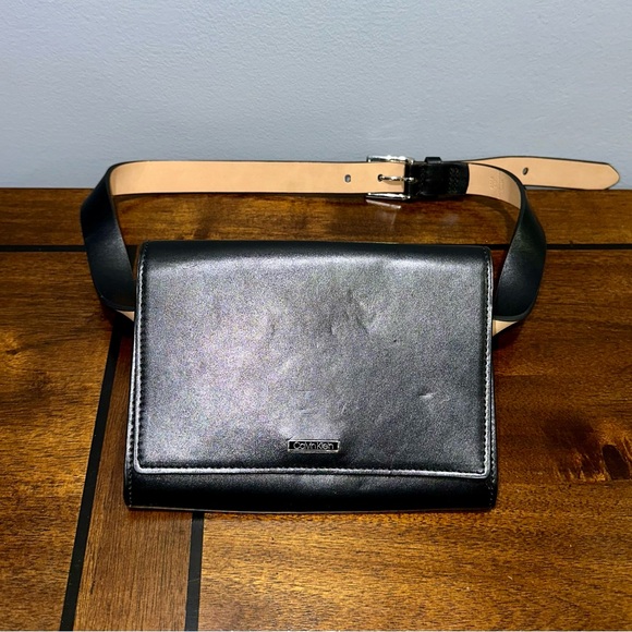 Calvin Klein Black Vegan Leather Waist Belt Bag Fanny Pack Size S/M - Picture 1 of 4